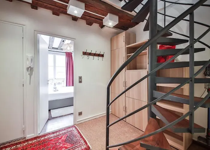 Typical Parisian Duplex#4pers#le Marais Paryż