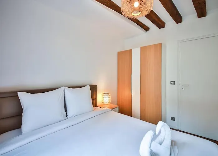 Daire Typical Parisian Duplex#4pers#le Marais Paris